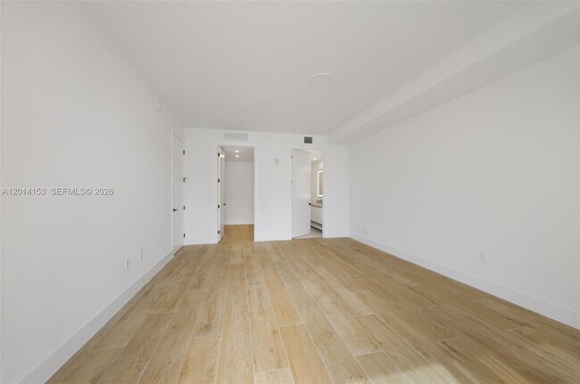 Building Photo - 3034 Oak Ave