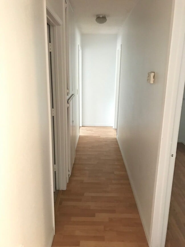 Building Photo - 3 BEDROOM APPLE VALLEY HOME