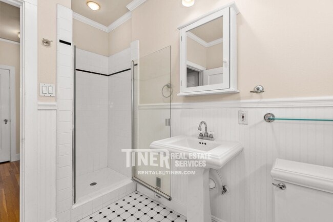 Building Photo - 842 42nd St