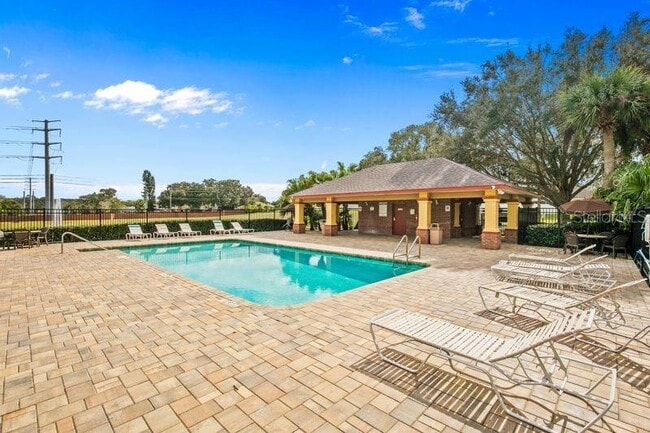 Building Photo - 1881 Pine Bay Dr