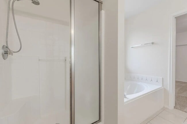 Building Photo - 5828 Pebble Ridge Dr