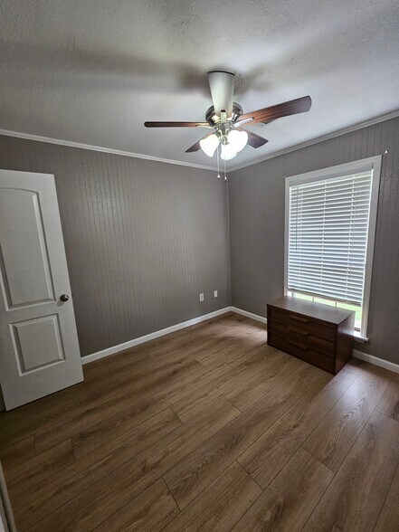 Building Photo - 24 Linder Rd