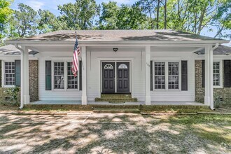 Building Photo - Move-In Ready Home in a Prime Summerville ...