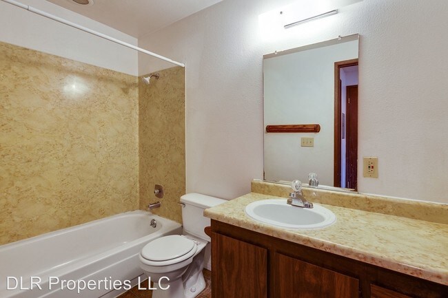 Building Photo - 1001 Emma Ave