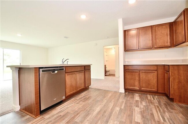 Building Photo - 1426 SW Merchant Ln