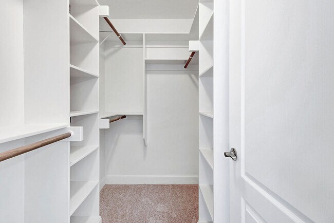 Building Photo - PRICE REDUCED - MOVE IN READY! – Gorgeous 4BR/4BA Townhome in Villages of Apex, 1 mile to DT Apex!