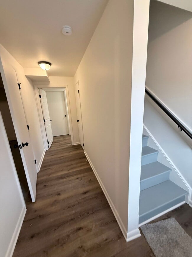 Building Photo - 52 S Front St