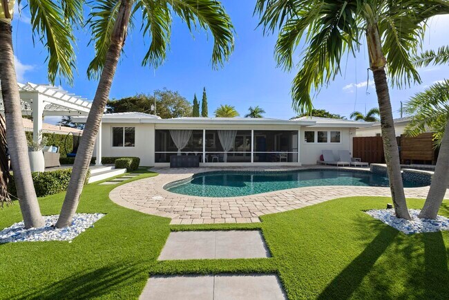 Building Photo - 6251 NE 19th Terrace