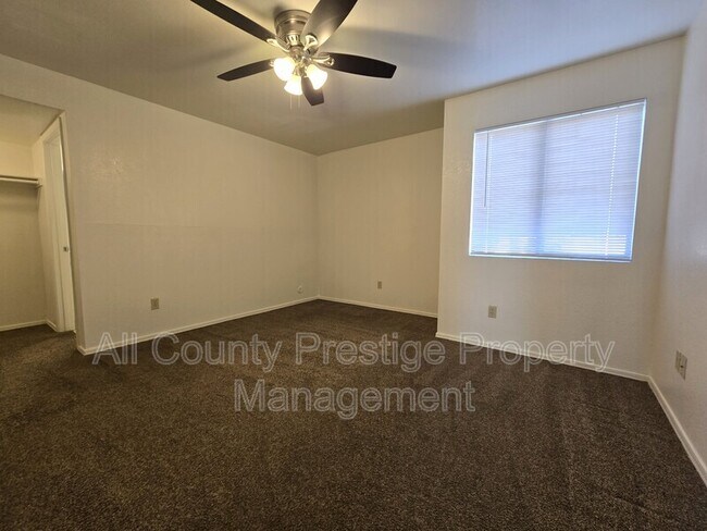 Building Photo - 16033 N 25th St