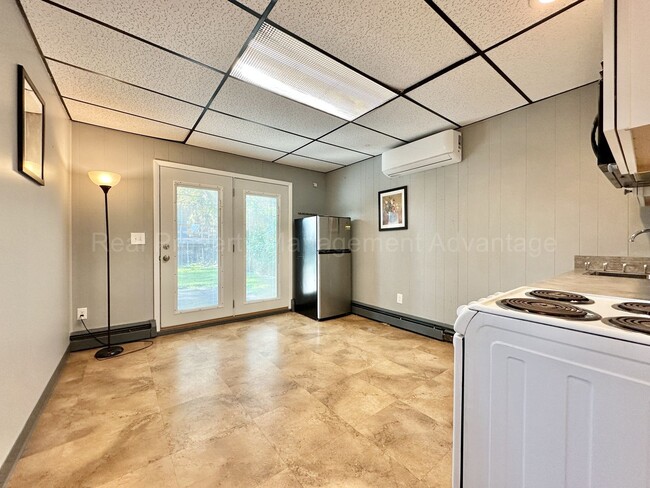 Building Photo - 574 Ardmore Dr