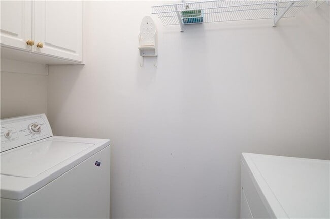 Building Photo - 3334 Peachtree Rd NE