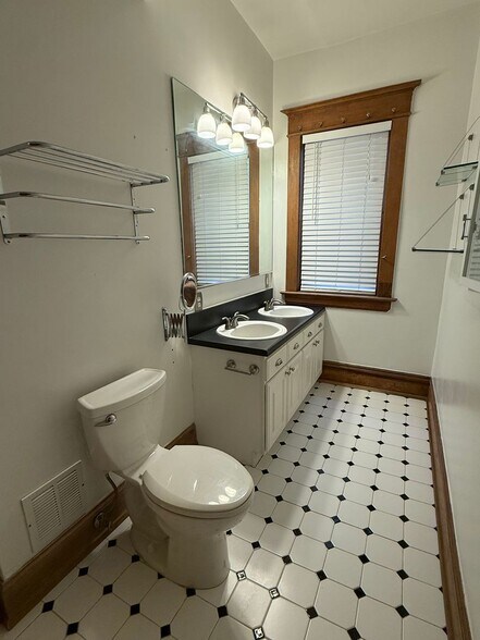 Building Photo - 1210 E Colfax Ave