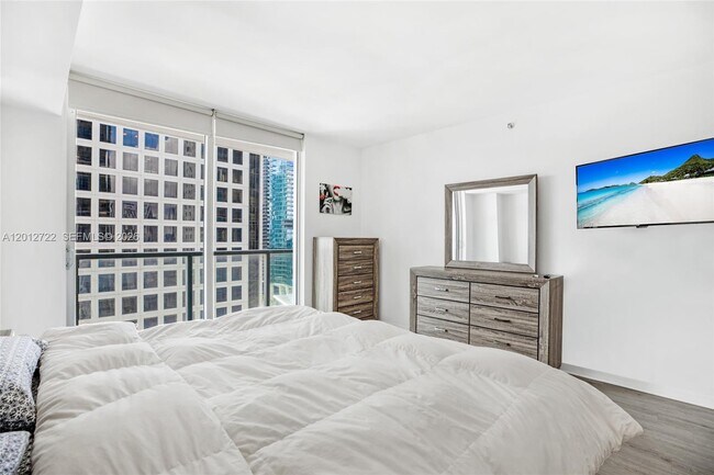 Building Photo - 500 Brickell Ave
