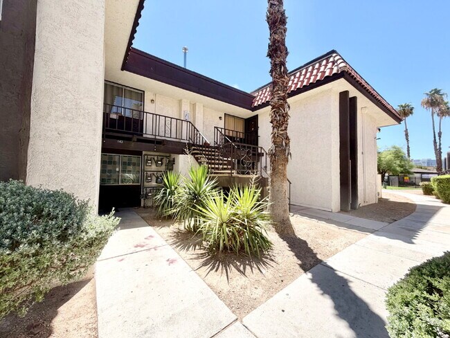 Building Photo - HIVE SUMMER MOVE-IN SPECIAL: 3 BEDROOM CONDO | COMMUNITY POOLS + WALKING TRAILS | CENTRAL LAS VEG...