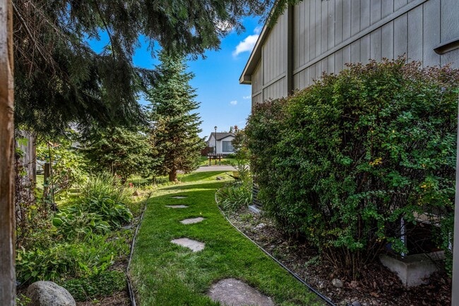 Building Photo - Beautifully done 3 bed 3 bath home in Greenacres/liberty lake area