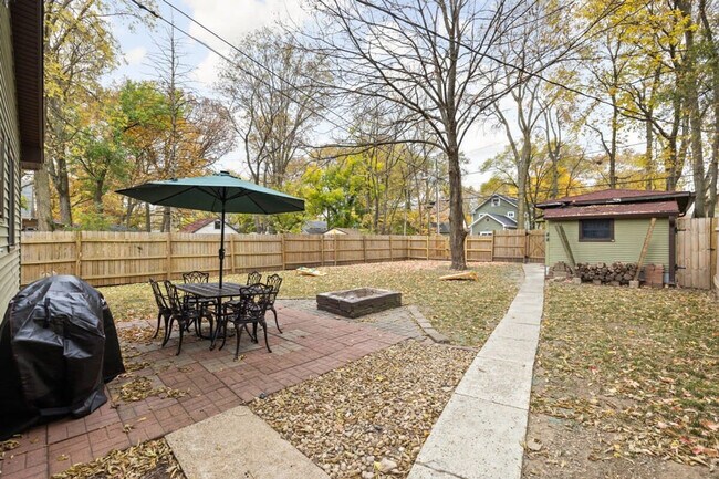 Building Photo - 4452 Carrollton Ave