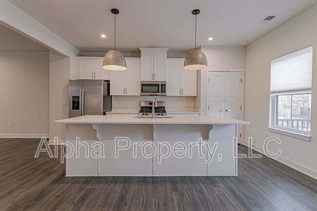 Building Photo - 120 Rollins Ave