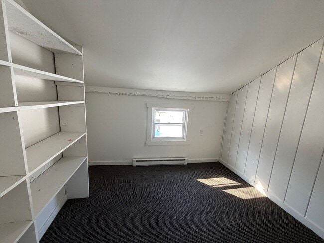 Building Photo - Unique 3 Bedroom with Den in Historic Building on Germantown Pike!