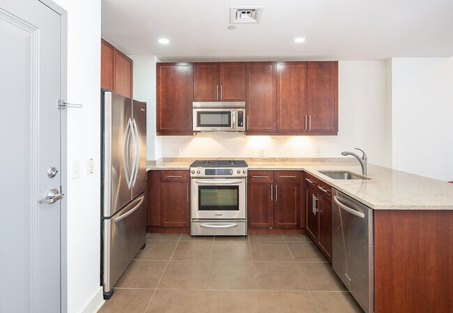 Primary Photo - 201 Marin Blvd