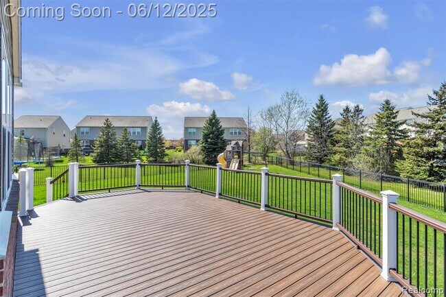 Building Photo - 15745 Diamante Dr