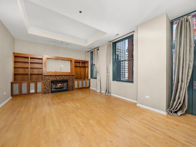 Building Photo - 208 W Washington St