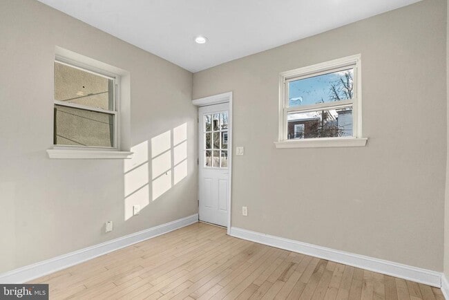 Building Photo - 2514 W Seybert St