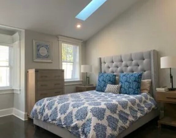 Building Photo - 207 Green St