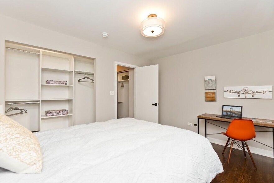 Building Photo - 5510 N Sheridan Rd