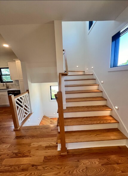 Building Photo - 1258 1st Ave S
