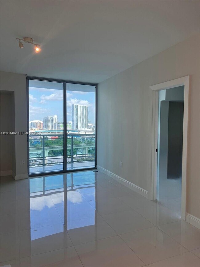 Building Photo - 350 S Miami Ave