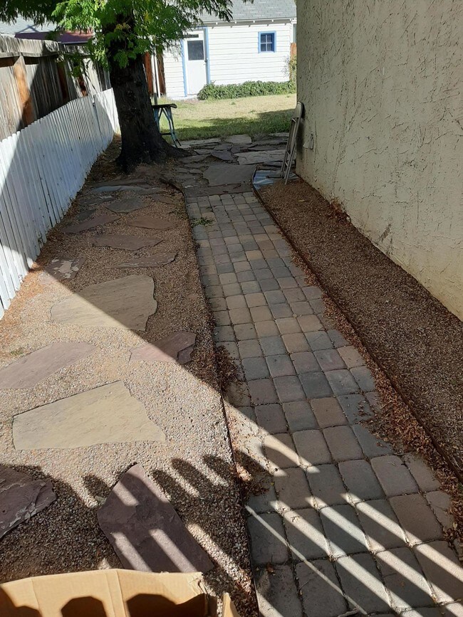 Building Photo - 808 Carlisle Blvd NE