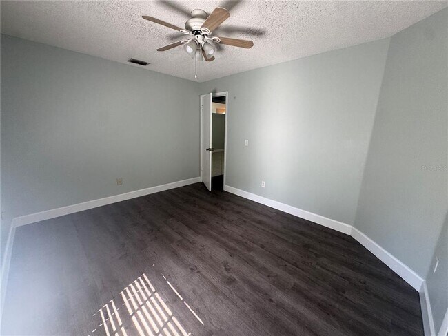 Building Photo - 10941 Mill Pond Way