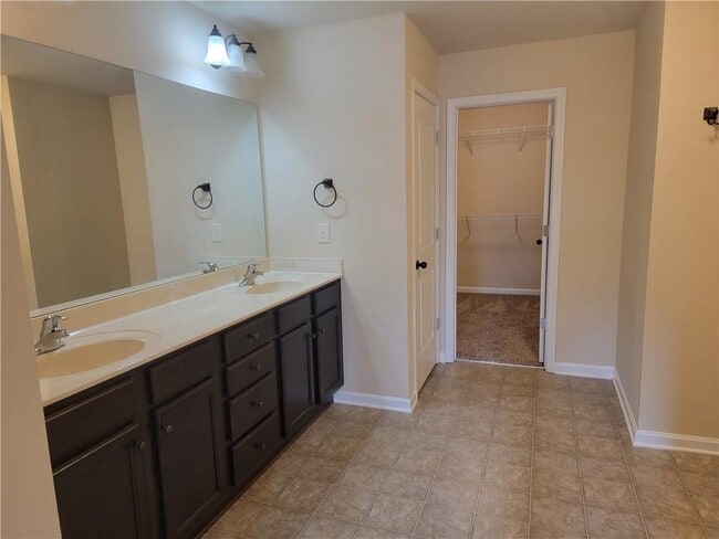 Building Photo - 2707 Morgan Glen Rd NE