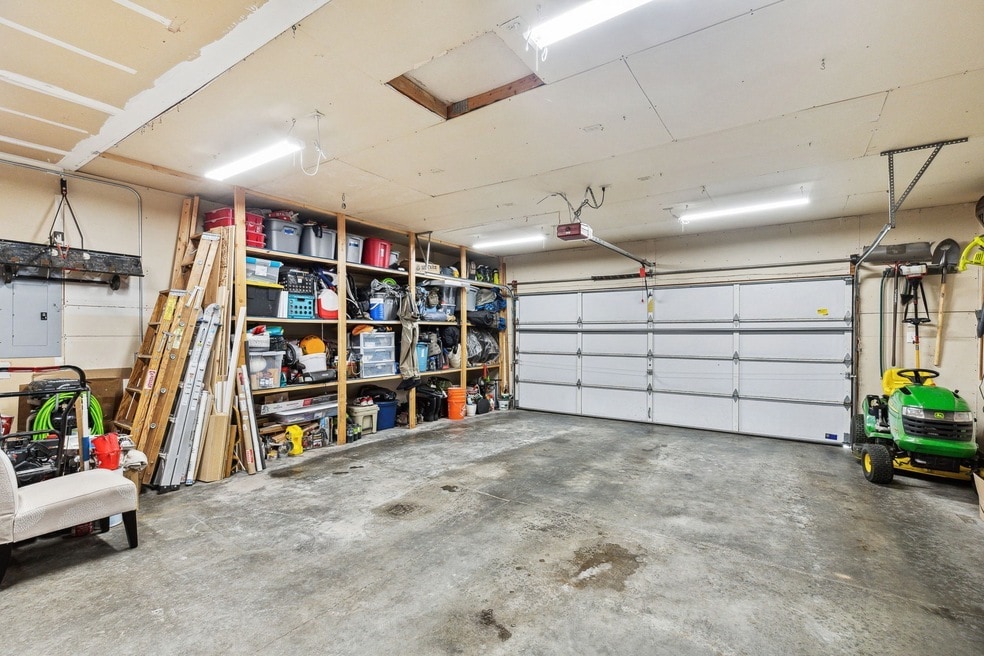 Building Photo - 1695 Mullan Trl