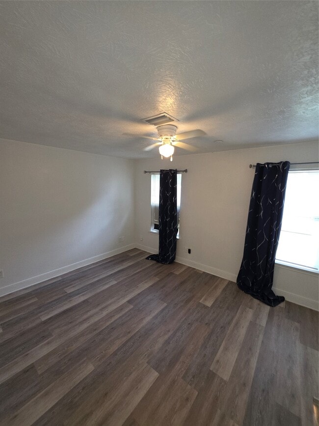 Building Photo - 5335 Cherie Crest Ct