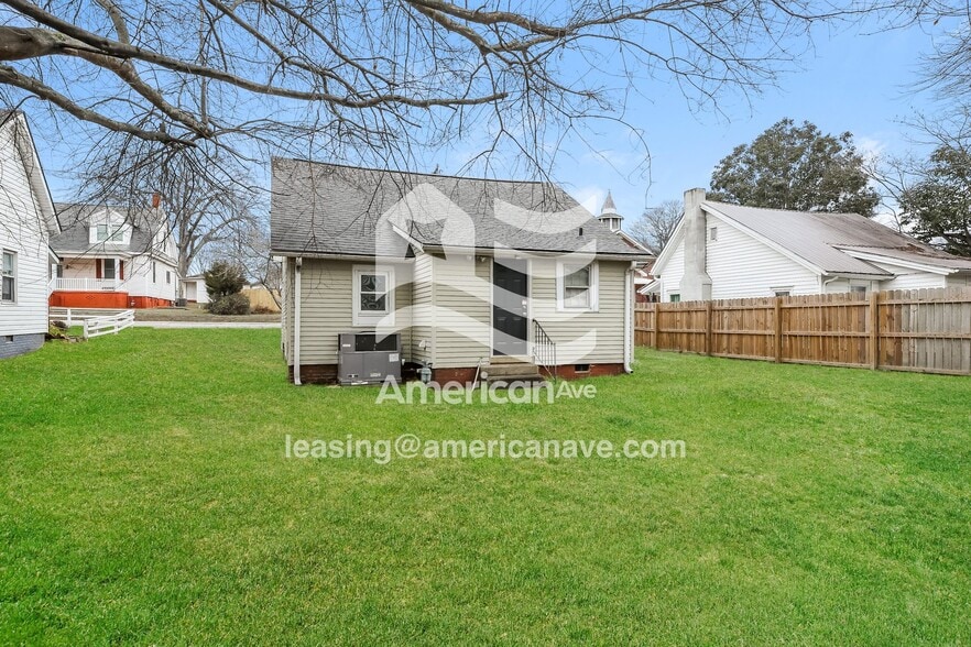 Building Photo - 204 Woodside Ave