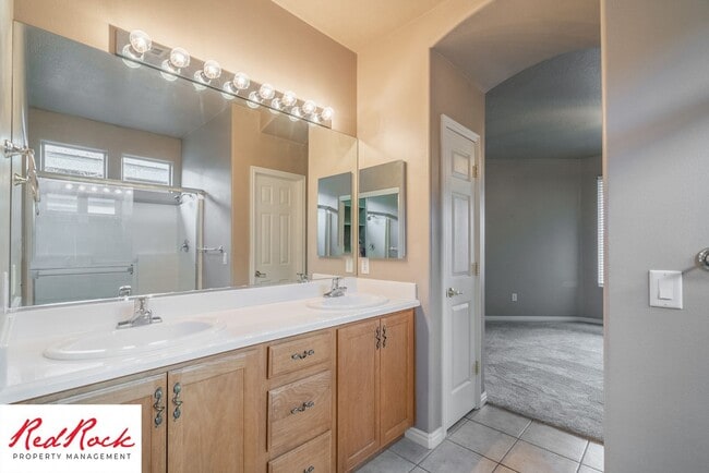 Building Photo - 2 Bedroom Townhome in Coral Canyon with Resort Amenities