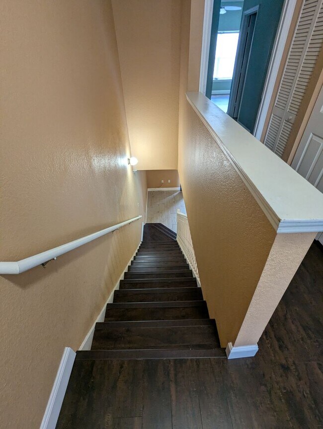 Building Photo - 2 Bedroom / 2.5 Bathroom Townhome – Magnolia Place