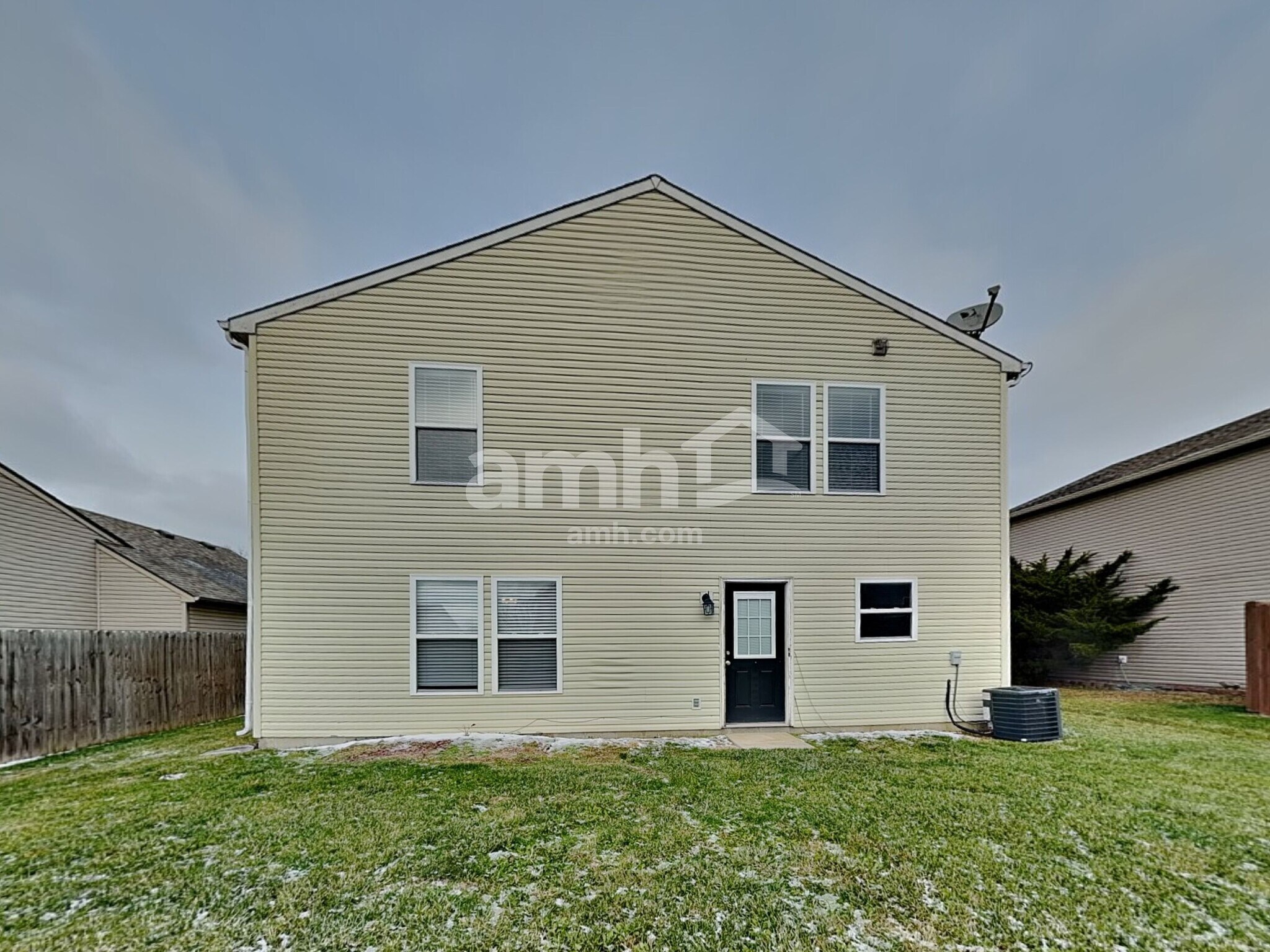 Building Photo - 8845 Limberlost Ct