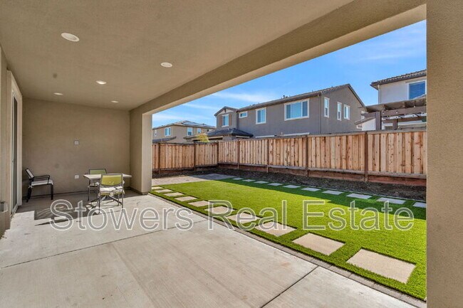 Building Photo - 176 Raven Cir