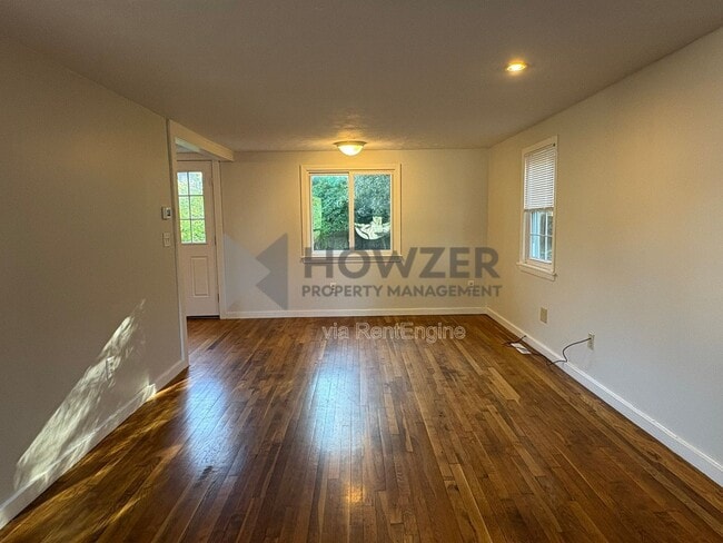 Building Photo - 4 Short Way