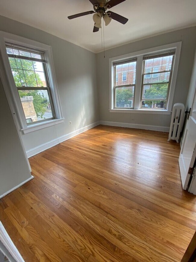 Building Photo - Evanston 1BR! Heat included - Puple Line!