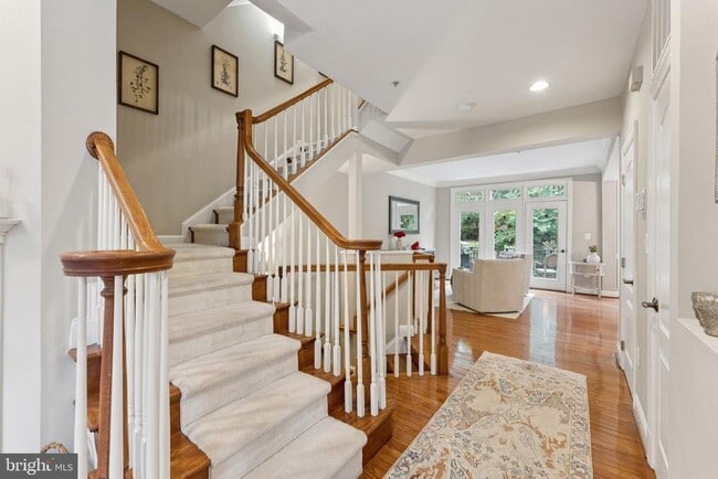 Building Photo - 1627 Colonial Hills Dr