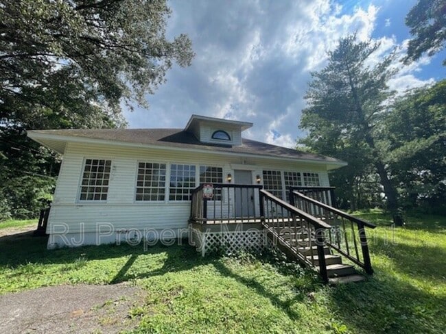 Building Photo - 8457 E Kerrville Rosemark Rd