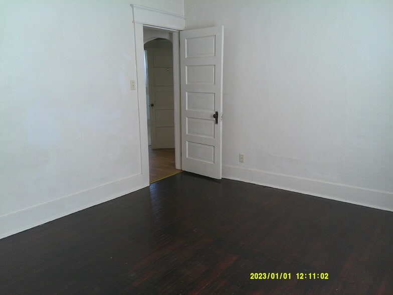 Middle Bedroom - 124 N F St