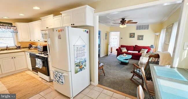 Building Photo - 1022 S Green St