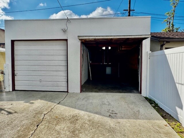 Building Photo - 25225 Eshelman Ave