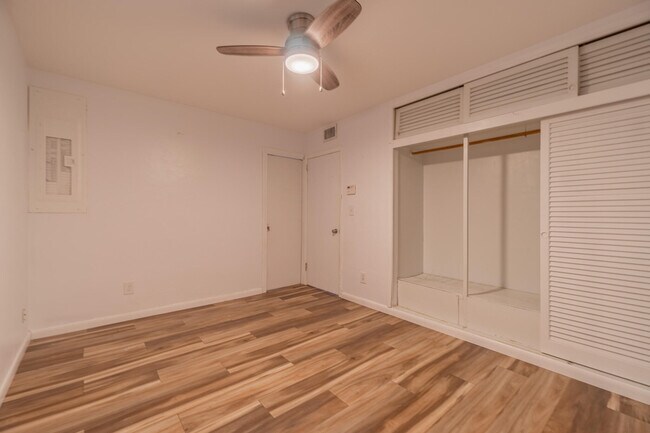Building Photo - 170 Banyan Dr