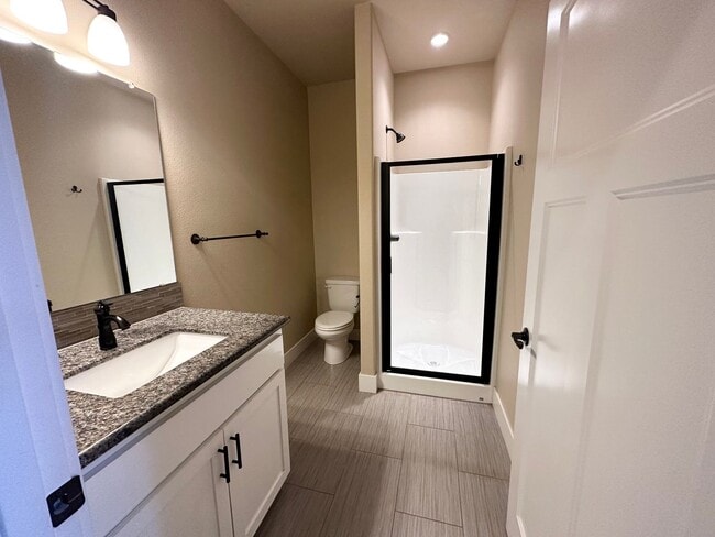 Building Photo - Super Cute 3 Bedroom with Bonus/Office in SE Portland Home!