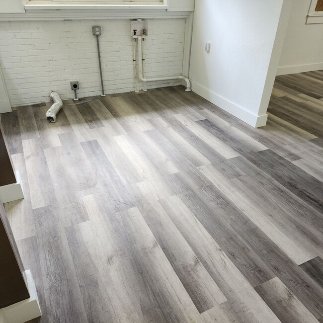 Building Photo - A Spacious house with lots of space and bi...